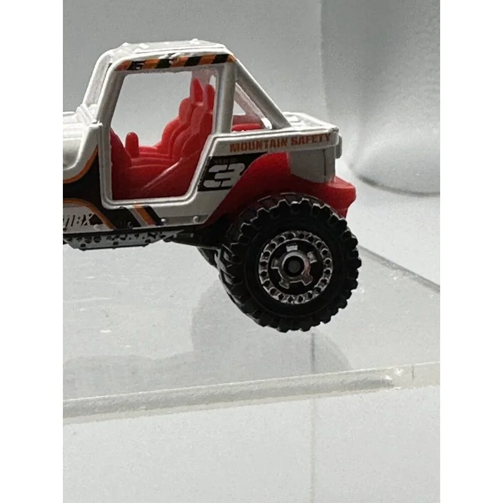 2007 Matchbox MBX Jeep 4x4 White RED MOUNTAIN SAFETY PATROL II 2 PACK Thailand‎